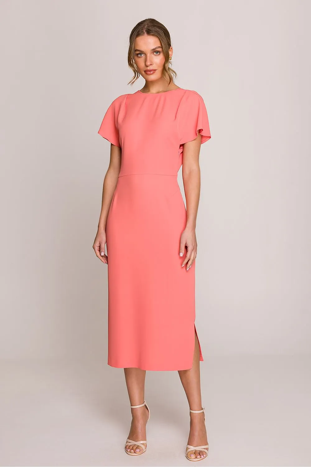 Elegant short sleeves fitted cut dress